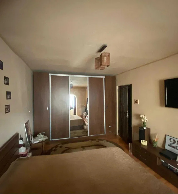 Apartament 3 camere, 65 mp, etaj 3, complet mobilat și util