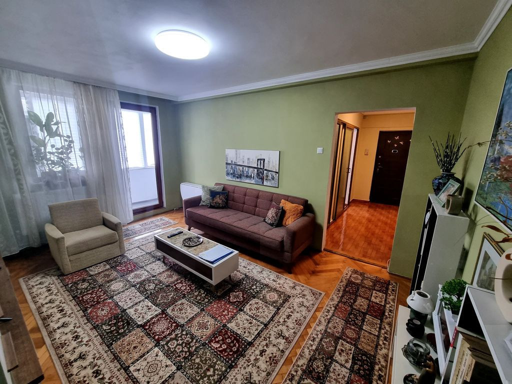 Ferdinand consulatul Turc- apartament 3 camere 80 mp reno...