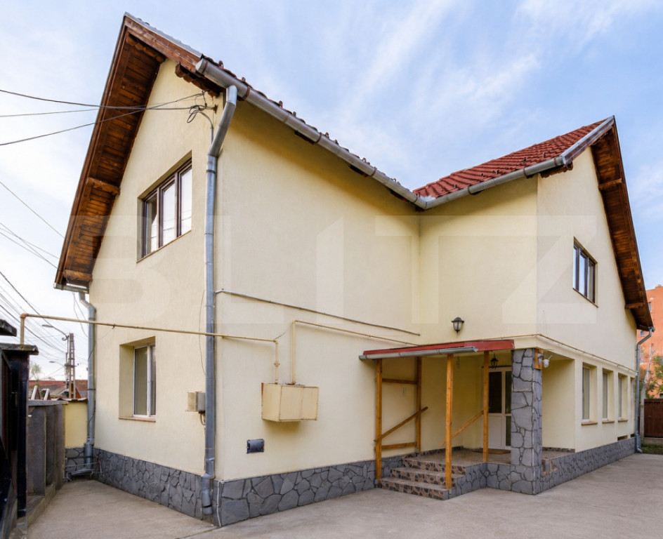 Casă P+1 cu garaj și grădină | La câteva minute de cent