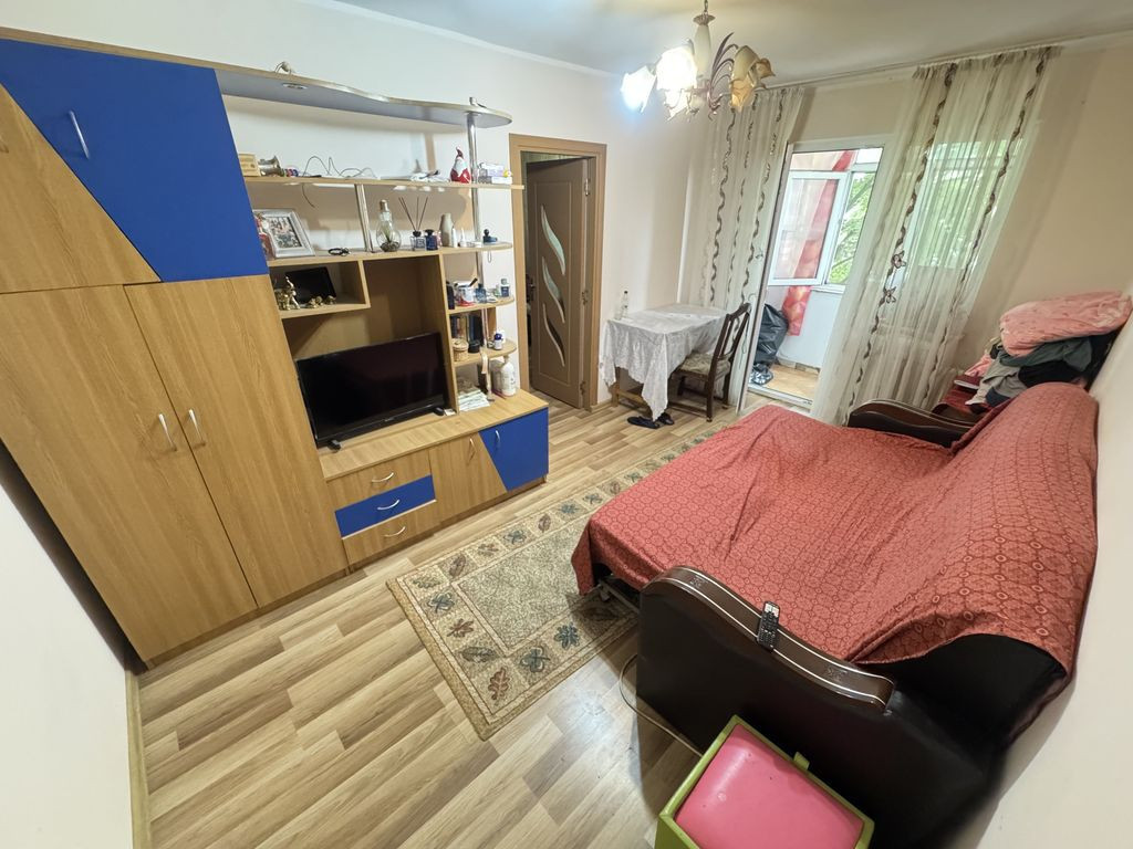 Apartament 2 camere zona Km 4 5 cu Gaze si Boxa