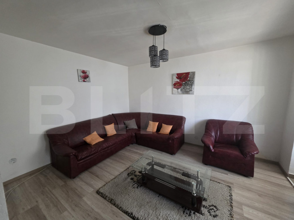 Apartament 3 camere, decomandat, 64 mp, zona Piata Centrala