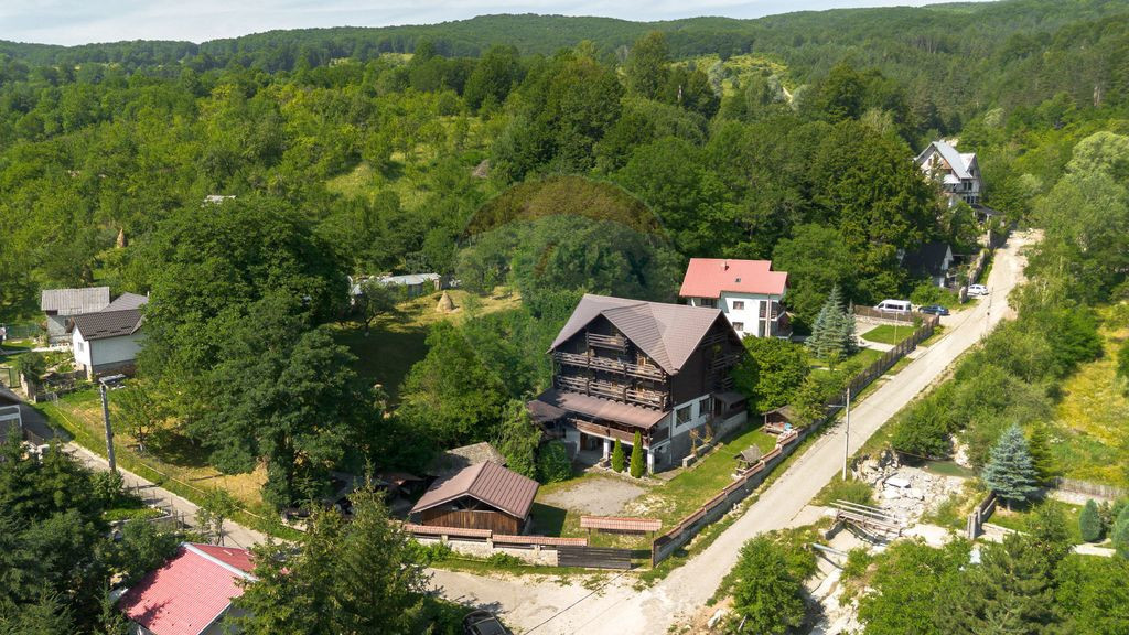 Cabană turistică, 12 camere cu restaurant, bucătărie ...