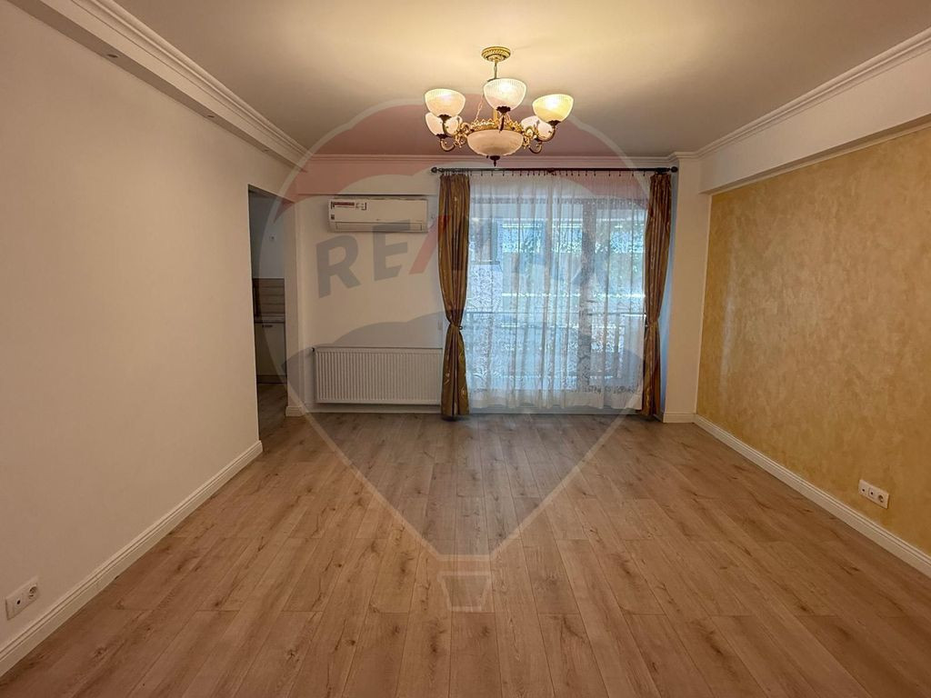INCHIRIERE Apartament cu 3 camere in zona Aviatiei