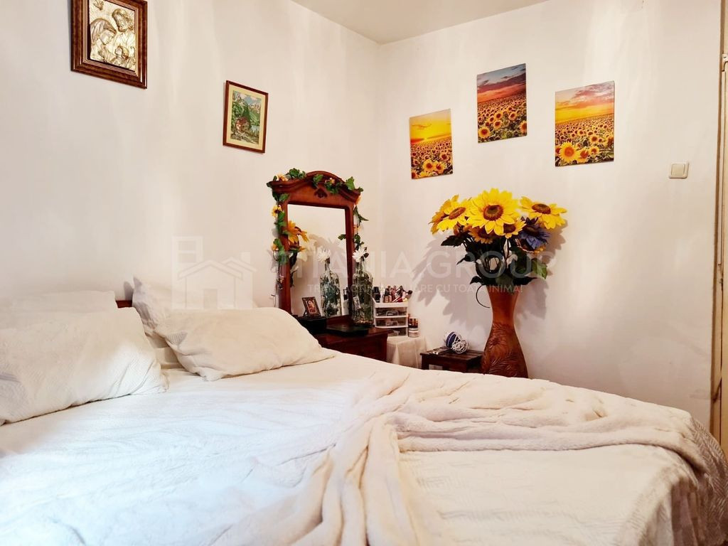 Apartament 3 camere, 2 bai, etj 1, zona Racadau, privelis...