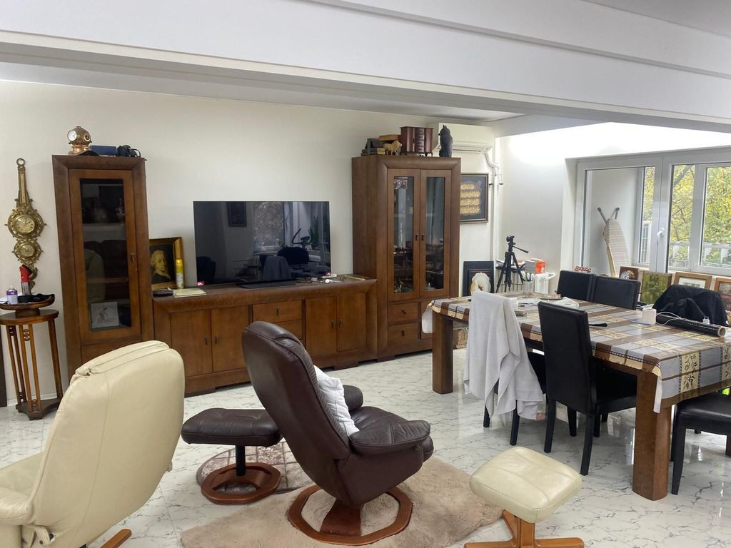 Apartament 4 camere(fost5) - Blv. Unirii(La fântâni), 1...