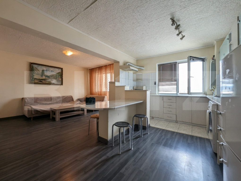 Apartament cu 3 camere, zona Nufărul