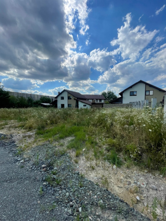 Teren intravilan, toate utilitatile, 9,25 ari, zona Drurelax