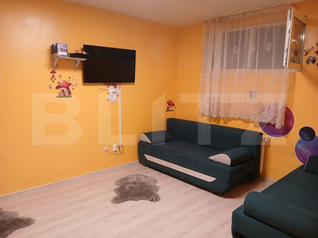 Apartament 54 mp, demisol, zona Turda Noua