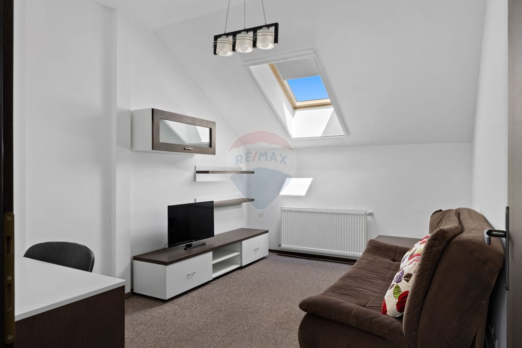 Apartament 2 camere, de închiriat în clădire privată ...