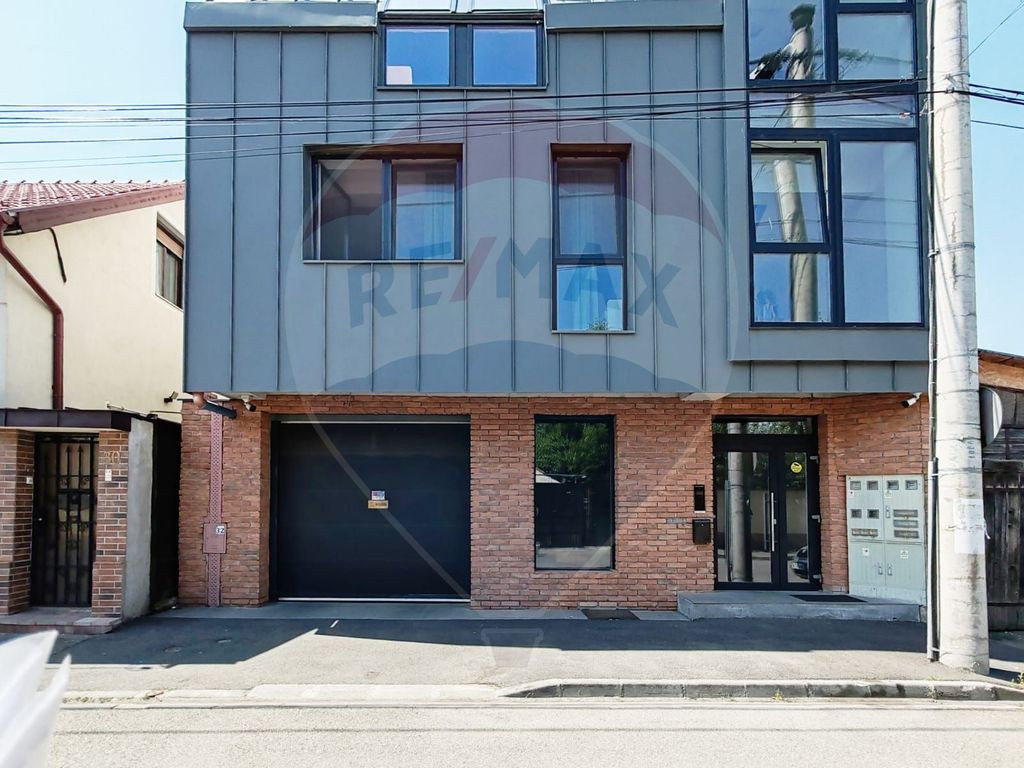 Apartament cu 2 camere de închiriat în zona centrală, ...