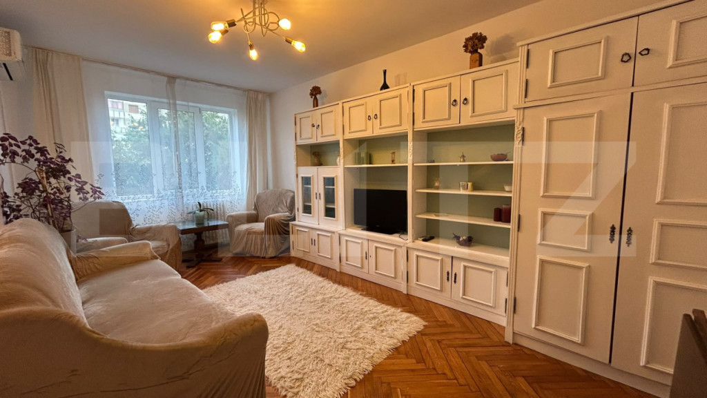 Apartament cu 3 camere, 65 mp, pe Bulevardul Decebal