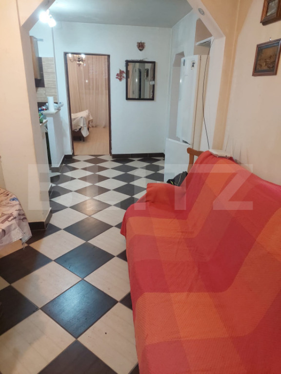 Casa parter teren 836 mp, 150 mp utili 2 corpuri , asfalt ,