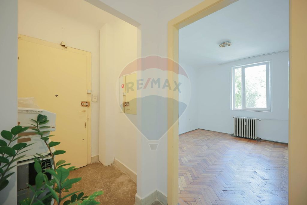 Apartament cu 2 camere de vânzare, în zona Decebal