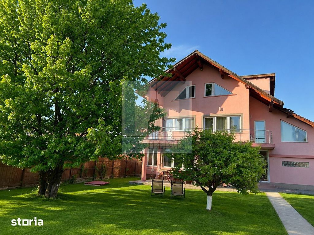 Casă spațioasă | 223 mp utili | teren 1.000 mp-zona Cr...