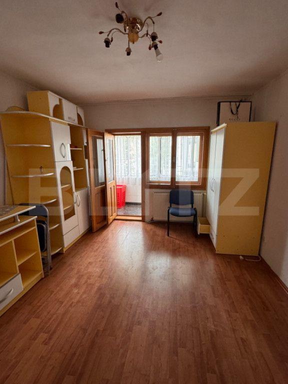 Apartament cu 3 camere, decomandat, Burdujeni