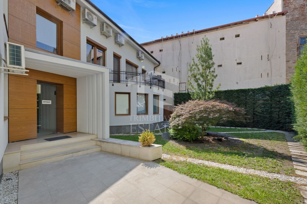 Casa / Vila | 670MP Utili | Curte | Pozitie Centrala | CO...