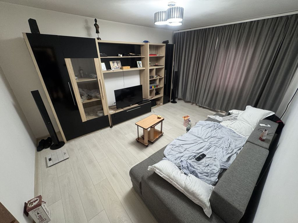 Apartament 3 camere Poarta 6