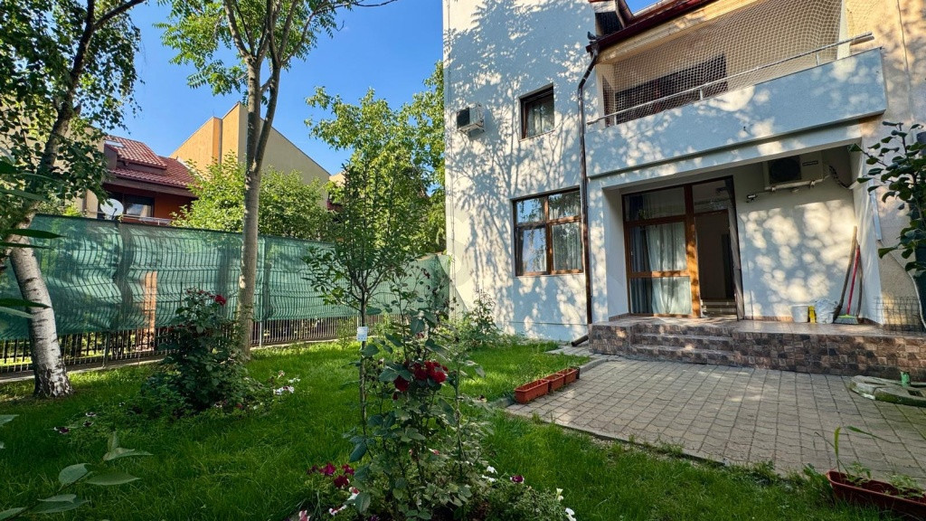 Vila Spatioasa in Zona Expozitiei 5 Camere Curte si Garaj