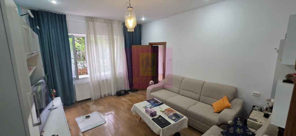 Apartament 2 camere de vanzare in Sinaia