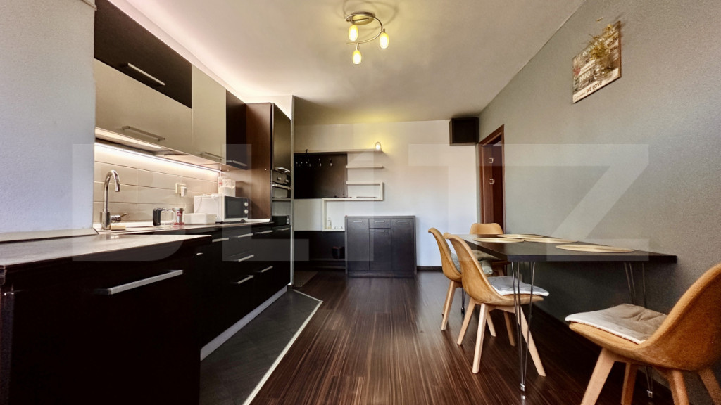 Apartament cu 3 camere, în curte privată