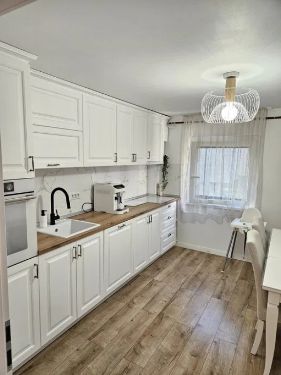 Apartament 3 camere, complet renovat, 2 băi, 71 mp, zona Sp