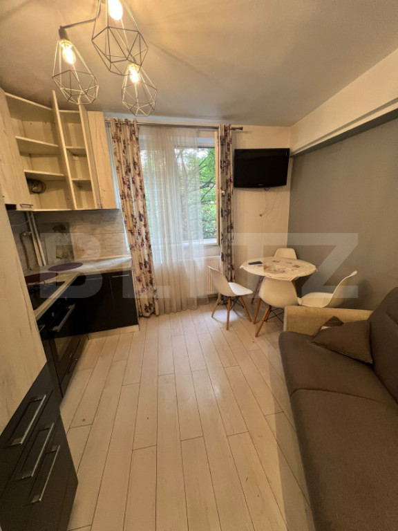 Apartament cu 2 camere de închiriat, 52 mp, zona Complex -