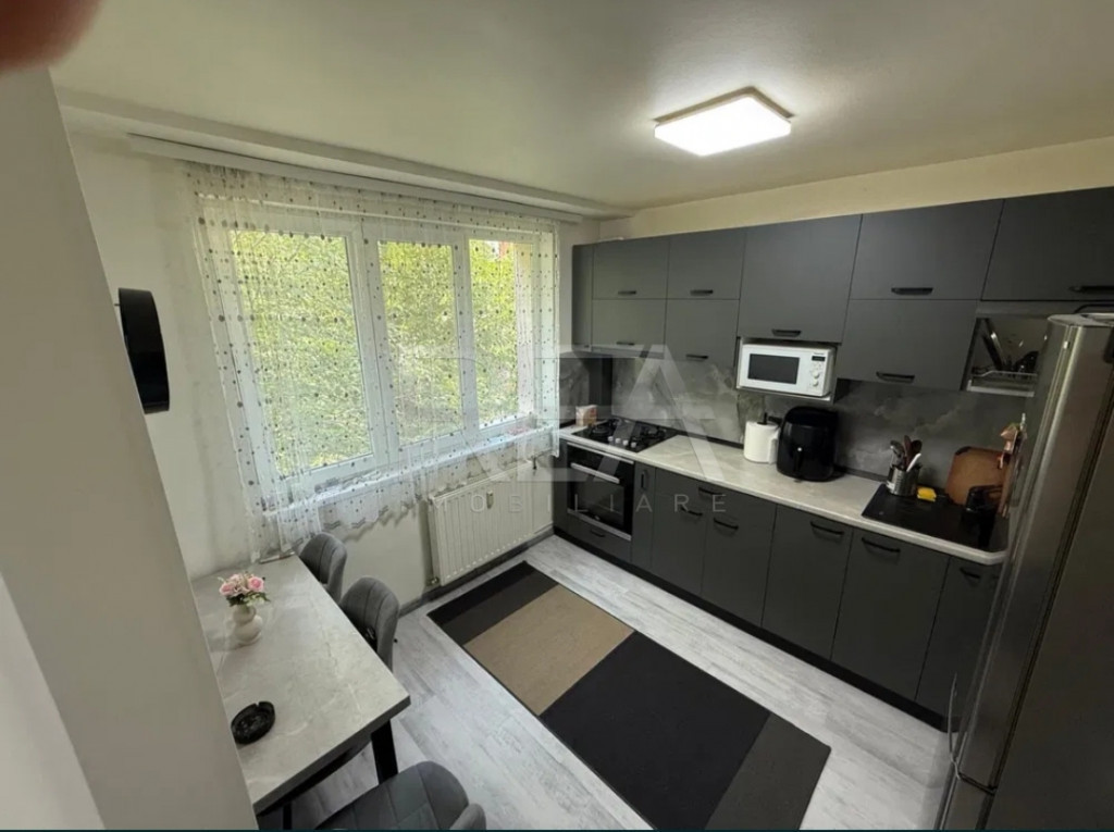 2 camere decomandat | 50 mp | Parcare + Boxă | Bloc anvelop