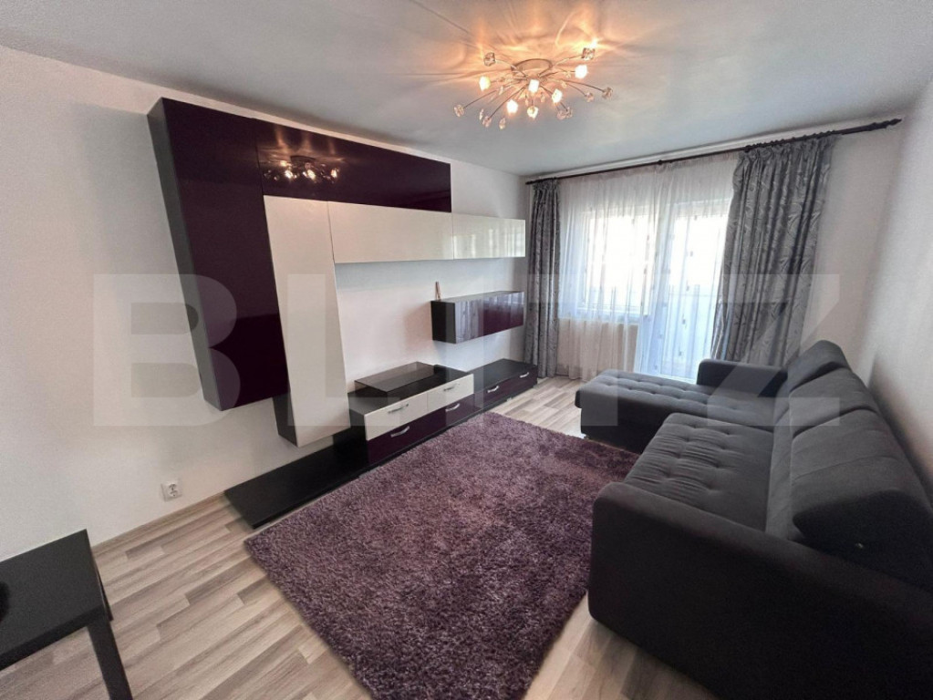 Apartament 3 camere cu 3 băi, bloc nou, terasă, zona Rocad