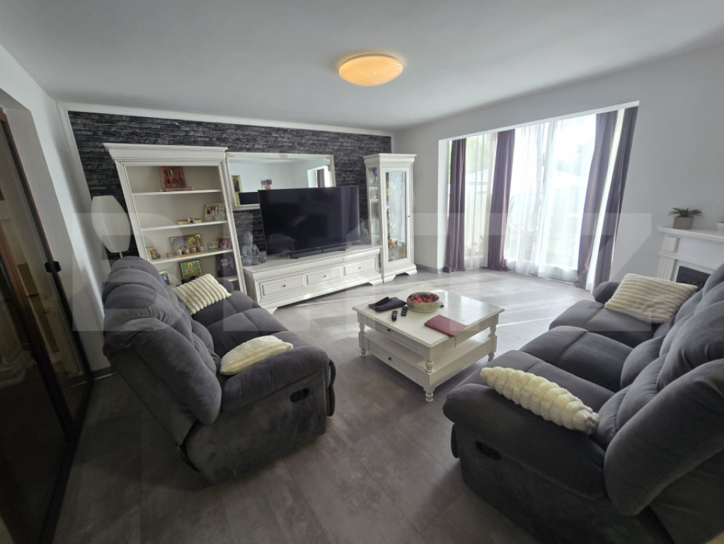 Casă la cheie, 4 camere, 160 mp, zona Priseaca