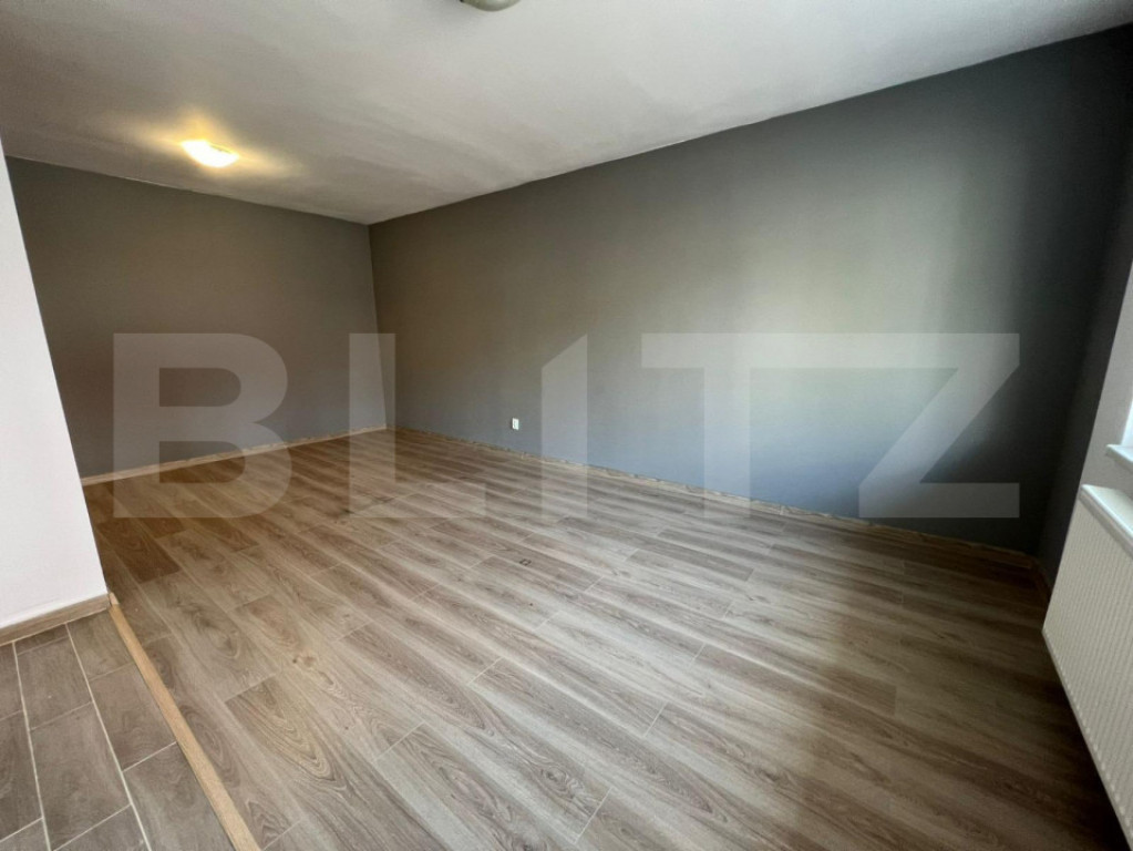 Spatiu birouri, 43 mp, imobil nou, parcare, zona Eroilor