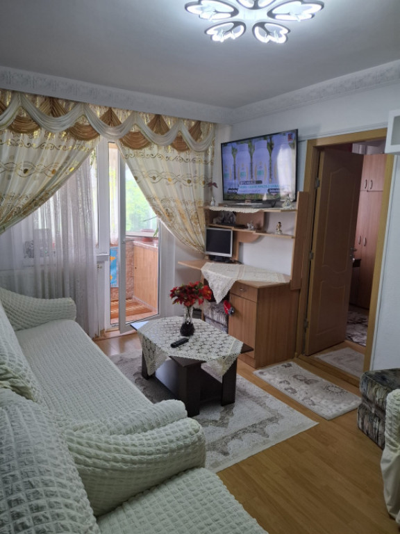 Apartament 2 camere de vânzare în zona Km 4-5 – mobilat,