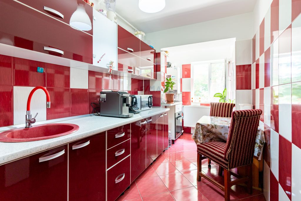 Apartament cu 2 camere de vânzare în Popesti Leordeni