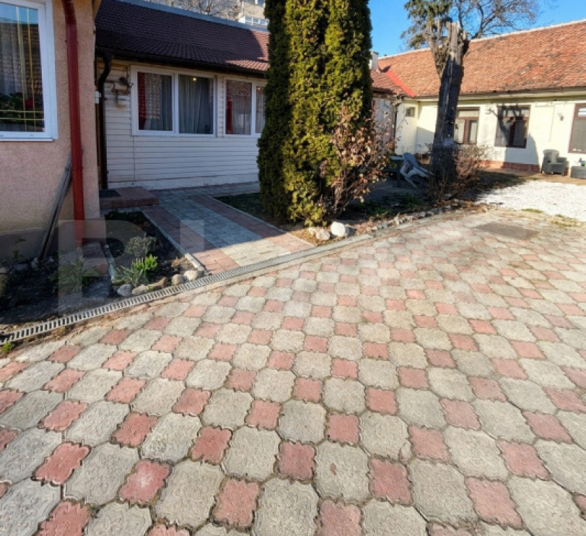 Casa 2 camere 53,80 mp, ,curte comunamare, centrul vechi -