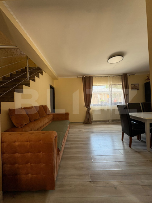 Duplex cochet de vânzare în Sânpetru | Curte amenajată |