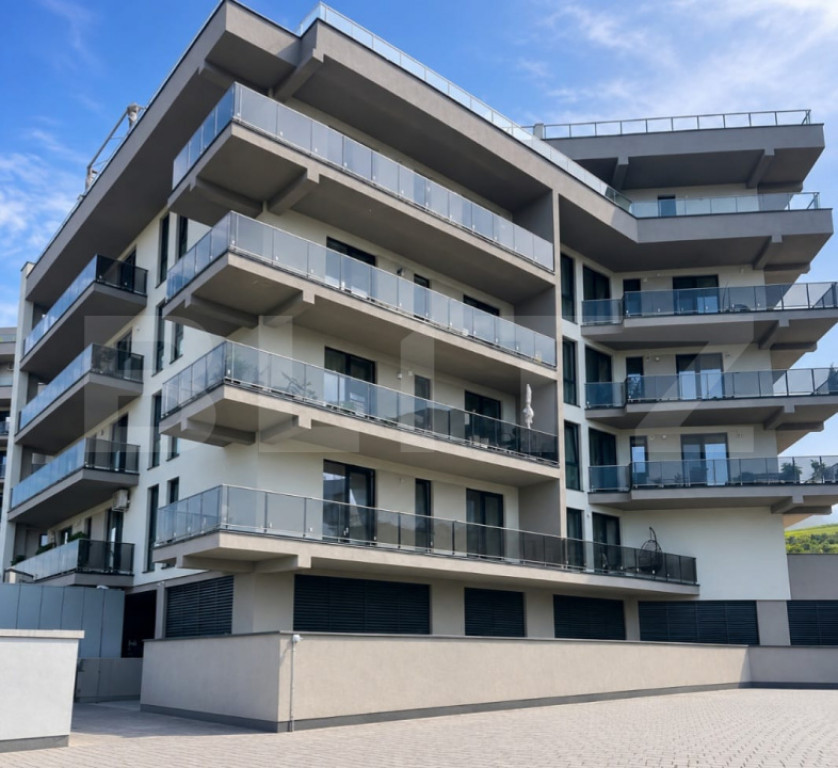 Apartament semidecomandat, 66 mp, 2 bai, terasa 21 mp, garaj