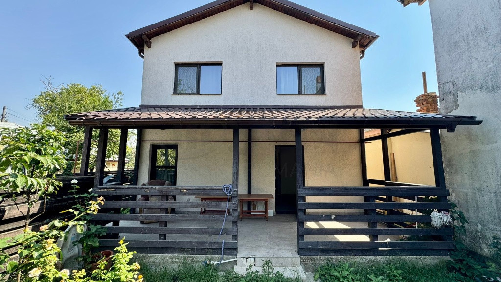 Vila individuala in Tunari l Curte
