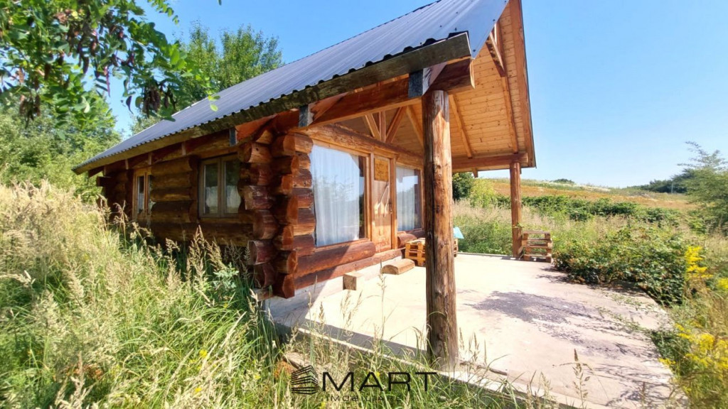 Casa de vacanta cu teren zona Sura Mare