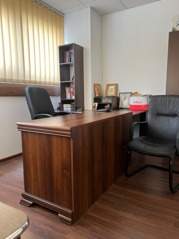 Spatiu birouri de inchiriat, ultracentral, 70 mp, Radauti