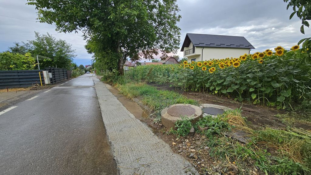 Teren intravilan 2600 mp de vânzare, Ipotești- Lisaura,...