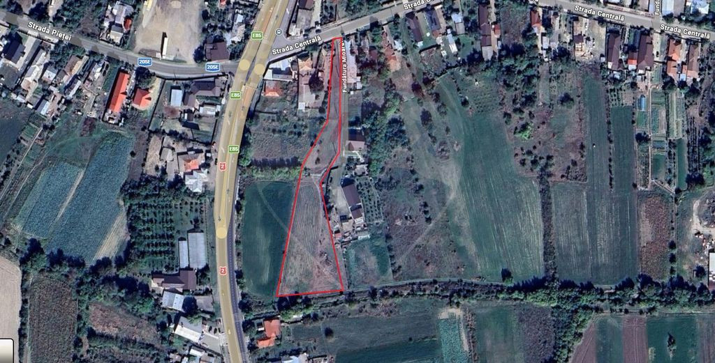 Teren 4,900mp intravilan Bizighesti