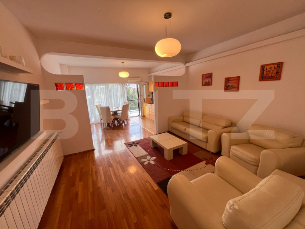 Apartament 2 camere, terasă, parcare inclusă, zona strazii