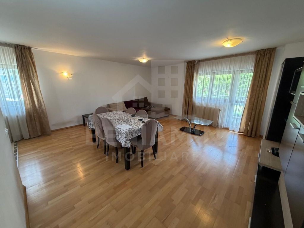 3 Camere-Decomandat-Boxa-Loc De Parcare-88mp-Etaj 1-Privi...