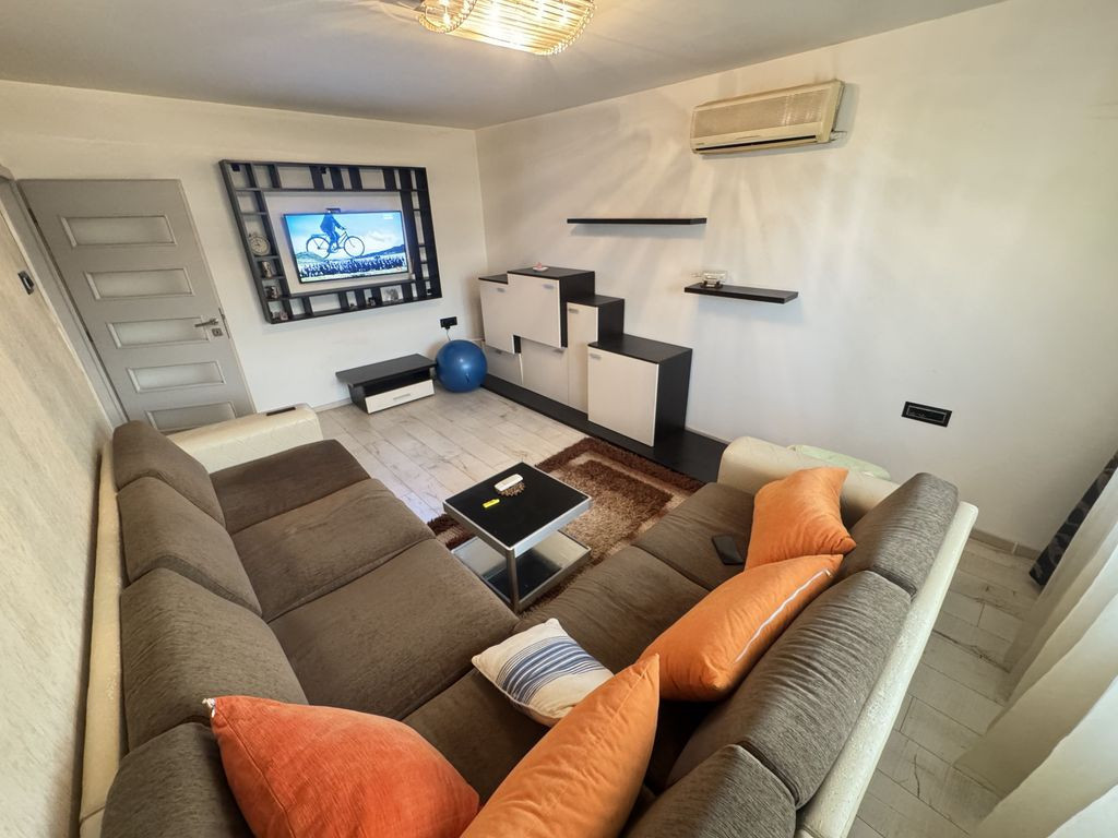 Apartament 3 camere Renovat zona Casa de Cultura - Balada...