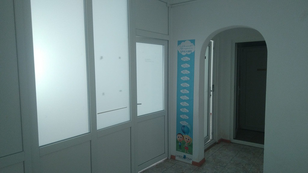 Inchiriez apartament 2 camere ultracentral/parter/constanta