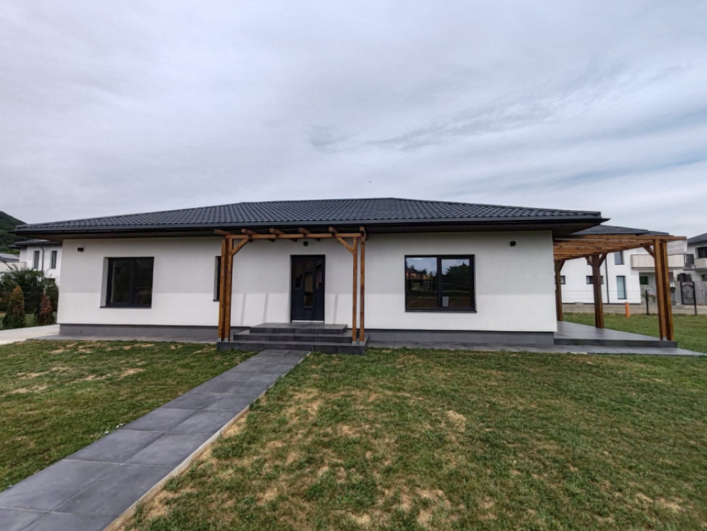 Casă pe parter la cheie, 127 mp, încălzire în pardoseal?