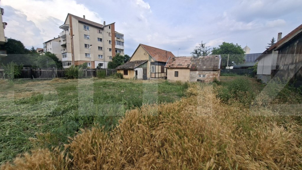 Teren de inchiriat pt. activitati comerciale, zona centrala