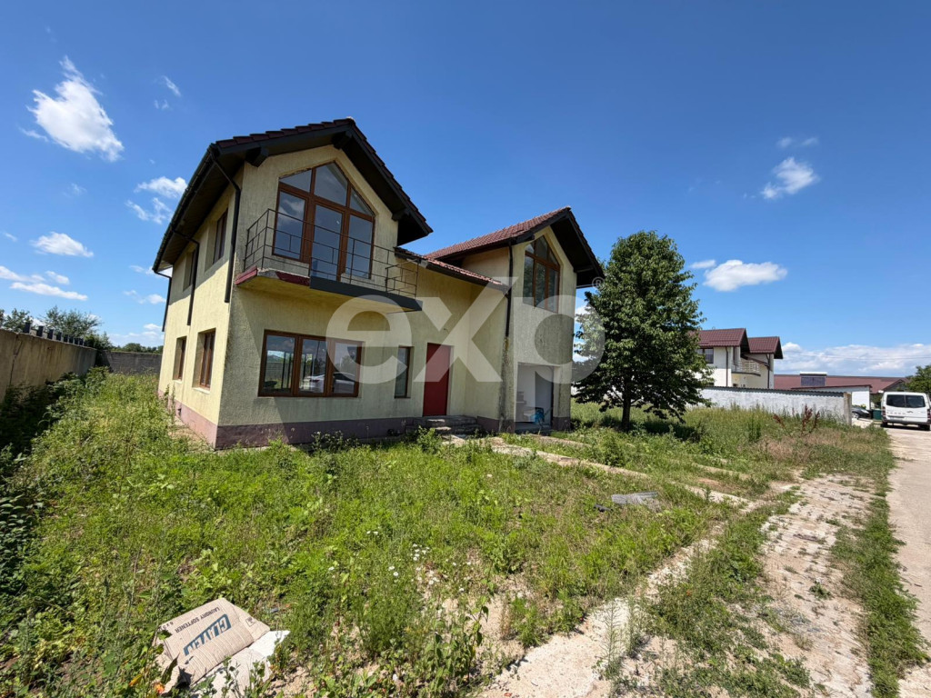 Casa spatioasa cu 5 dormitoare, Teren 1000mp, Butimanu -Ungu
