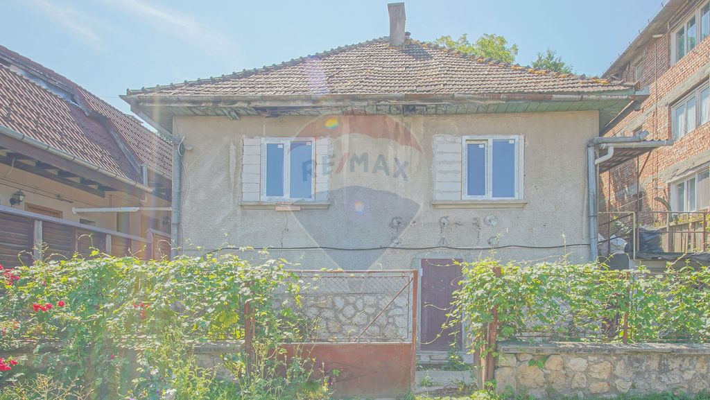 Casă cu potențial în Centrul Civic Brașov | 4 camere
