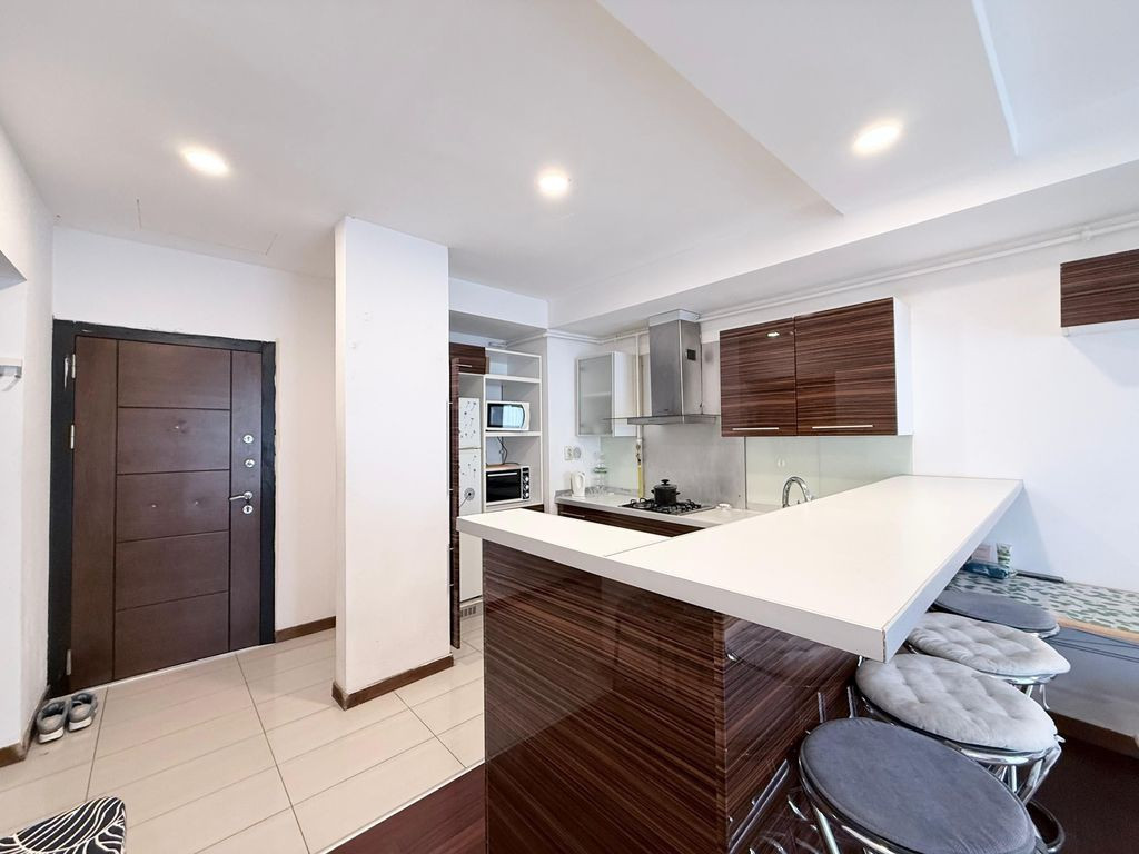 COSMOPOLIS - Apartament cu 2 camere, mobilat si utilat.