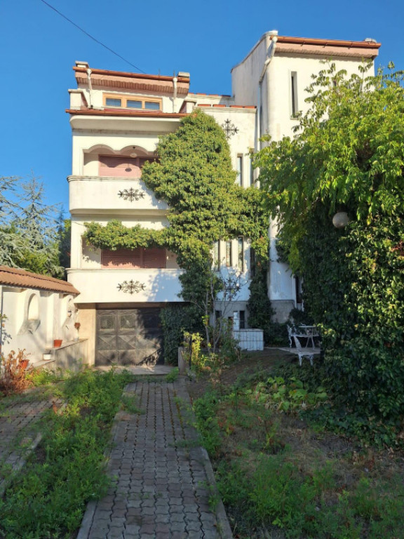 Casă de vânzare, Albesti